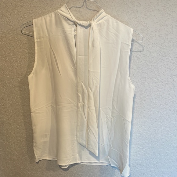 NWOT White Sleeveless H & M Sz Small blouse semi sheer with bow tie in back 🌷 - Picture 2 of 4
